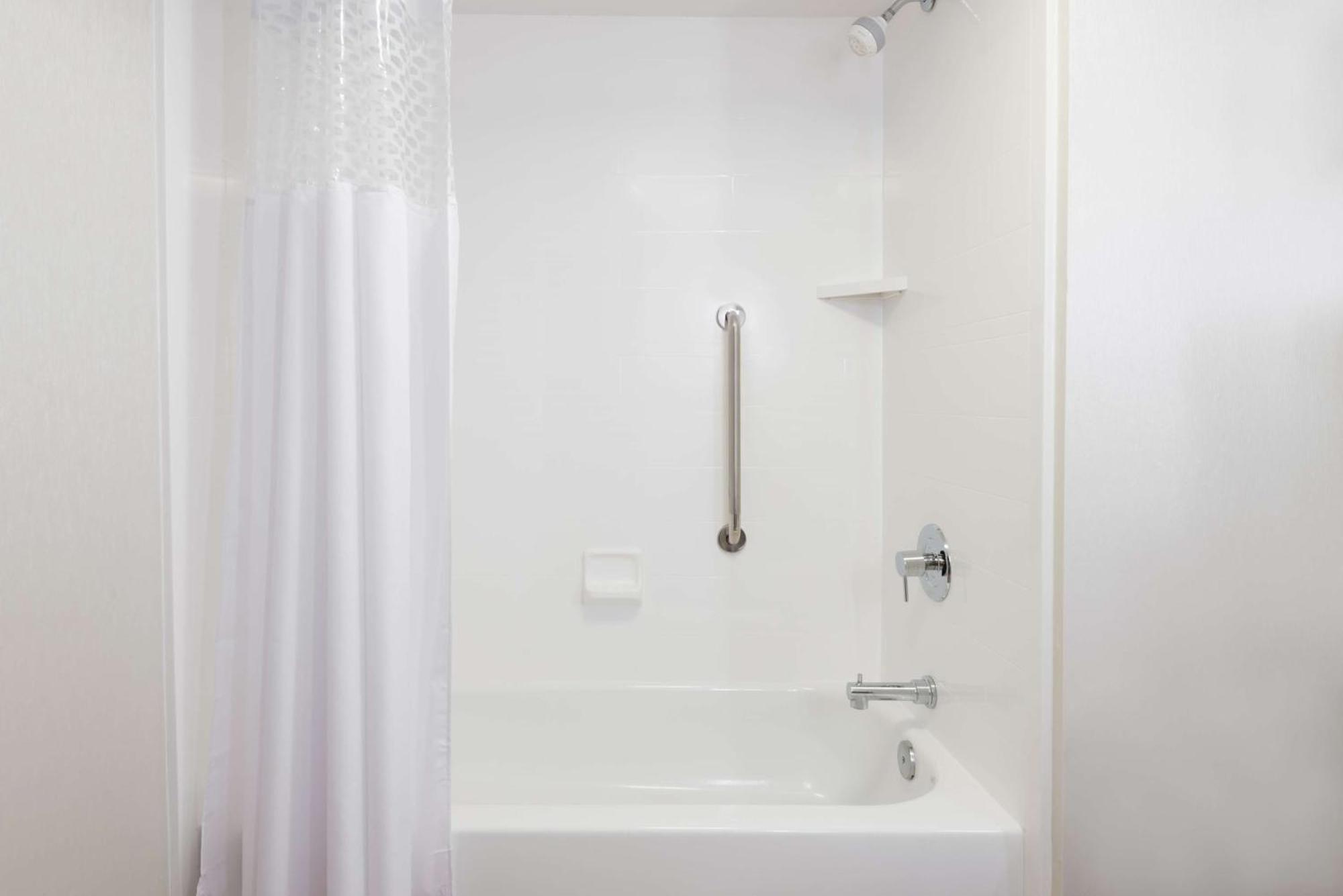 Hampton Inn Boston / Marlborough Exterior photo