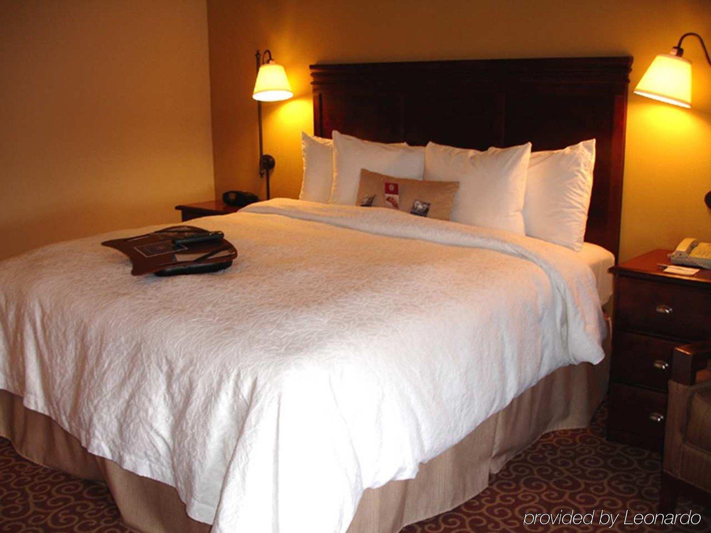 Hampton Inn Boston / Marlborough Room photo